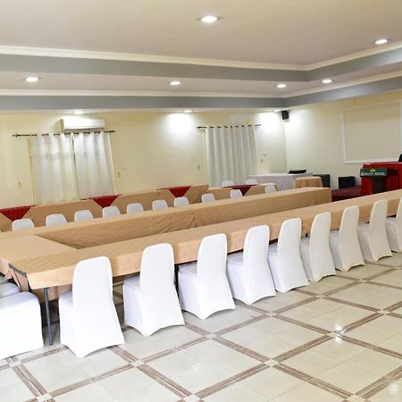 Quality Hotel Djoeba Buitenkant foto