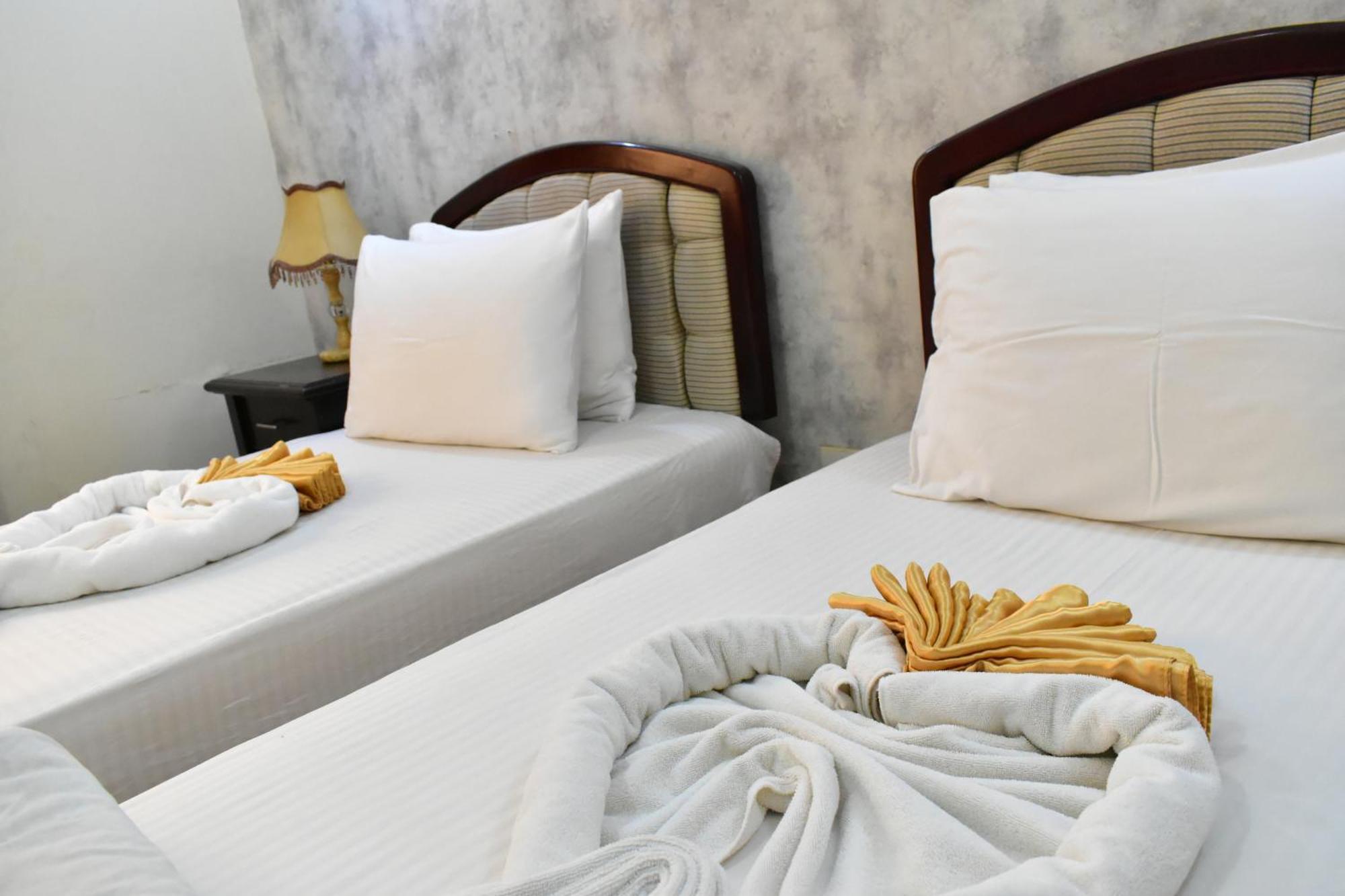 Quality Hotel Djoeba Buitenkant foto