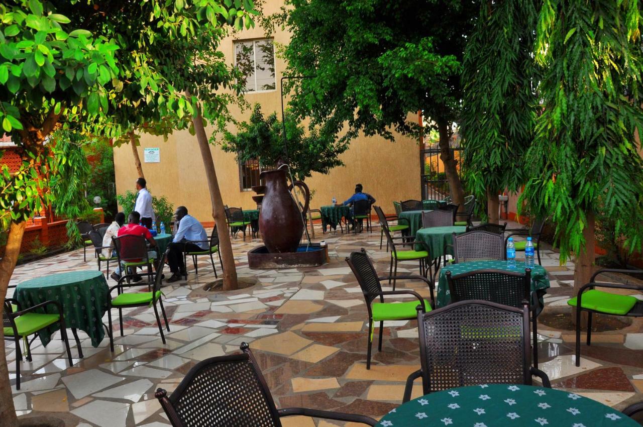 Quality Hotel Djoeba Buitenkant foto